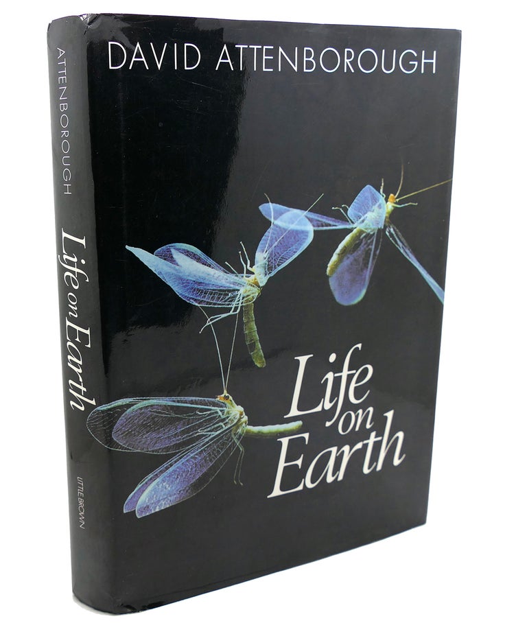 Item #103752 LIFE ON EARTH : A NATURAL HISTORY. David Attenborough.