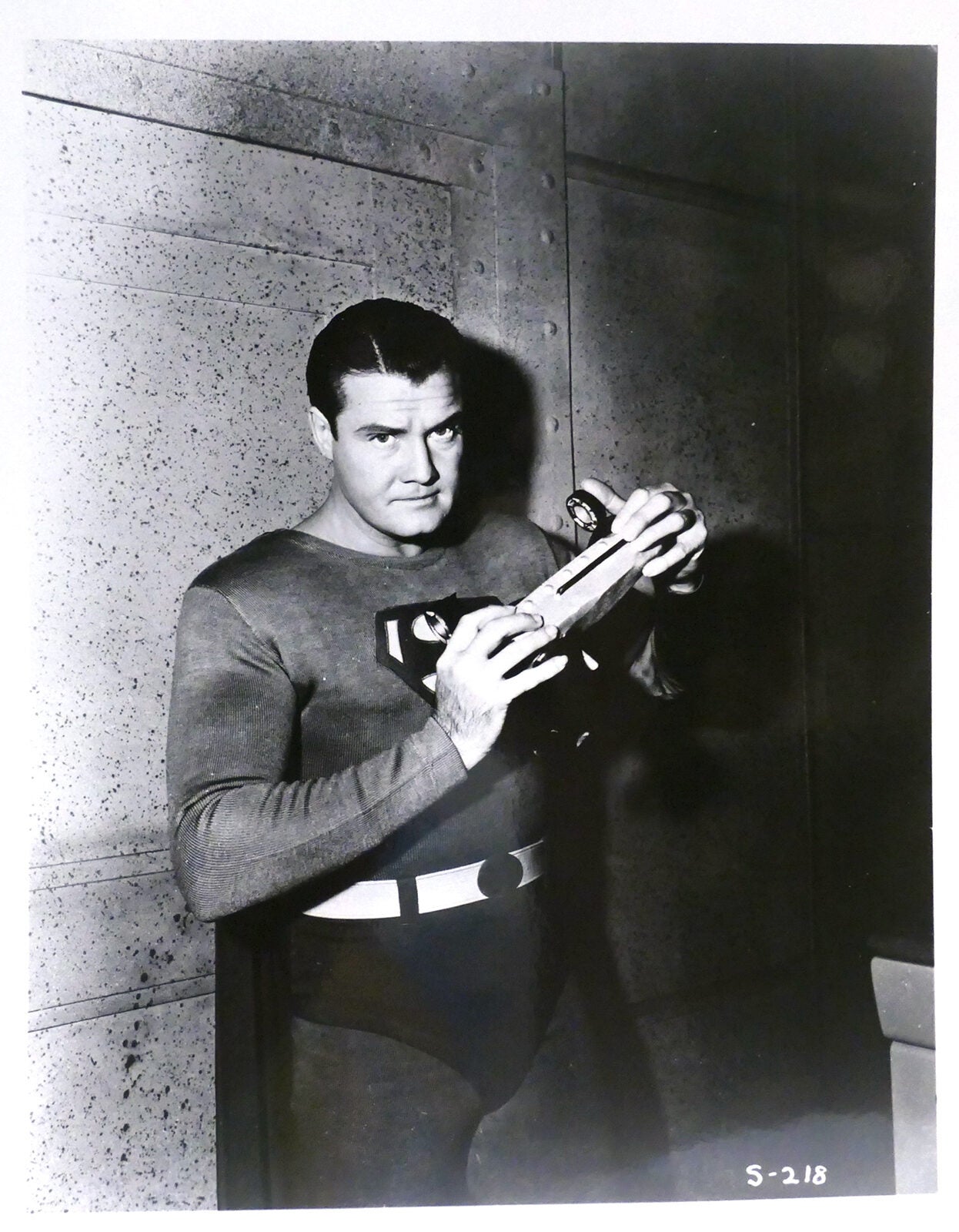 THE ADVENTURES OF SUPERMAN PHOTO 8'' x 10'' inch Photograph | George Reeves
