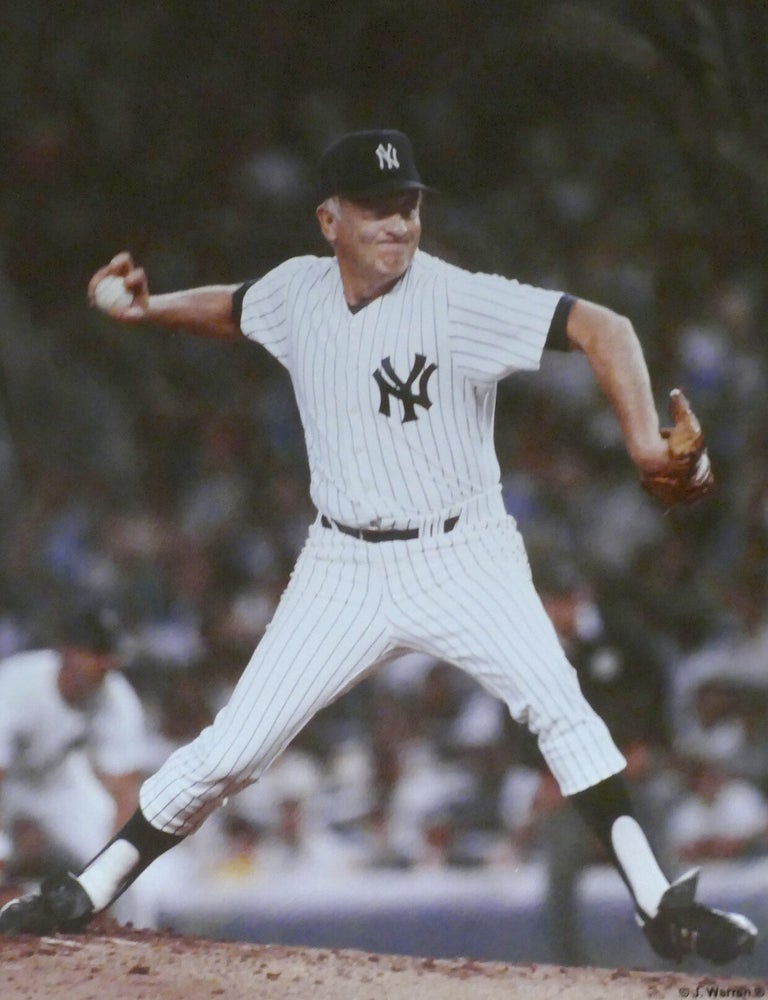 PHIL NIEKRO PITCHING PHOTO 8'' x 10'' inch Photograph | Phil Niekro