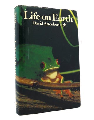 Item #151764 LIFE ON EARTH : A NATURAL HISTORY. David Attenborough