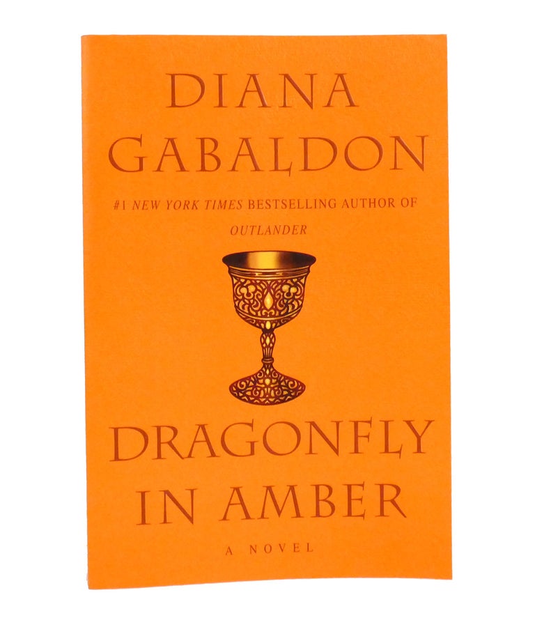 Item #154250 DRAGONFLY IN AMBER Outlander, Book 2. Diana Gabaldon.