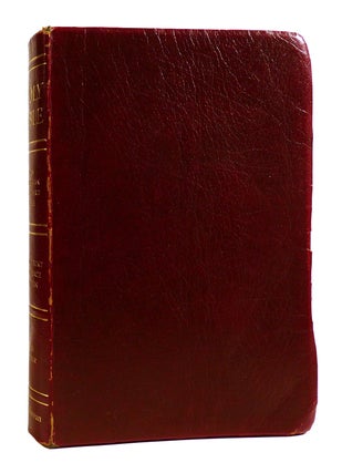 Item #183198 NEW AMERICAN STANDARD BIBLE Giant Print Reference. Bible