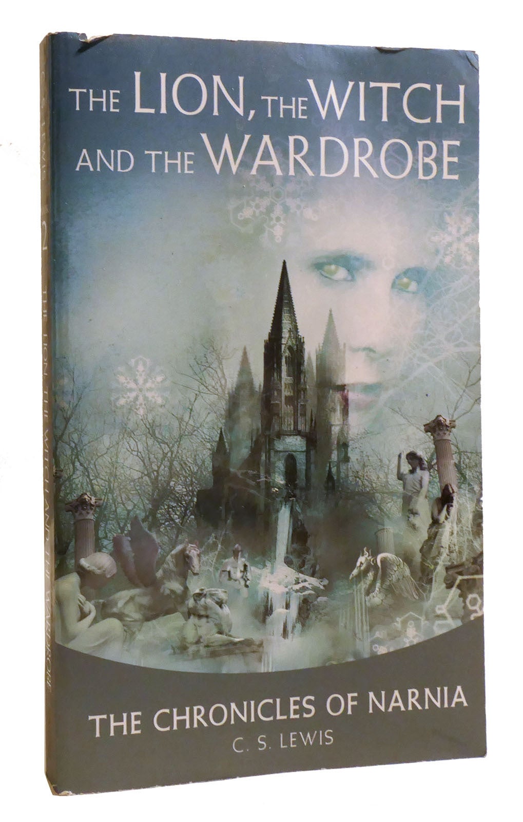 THE LION, THE WITCH AND THE WARDROBE; The Chronicles of Narnia Book 2 ...