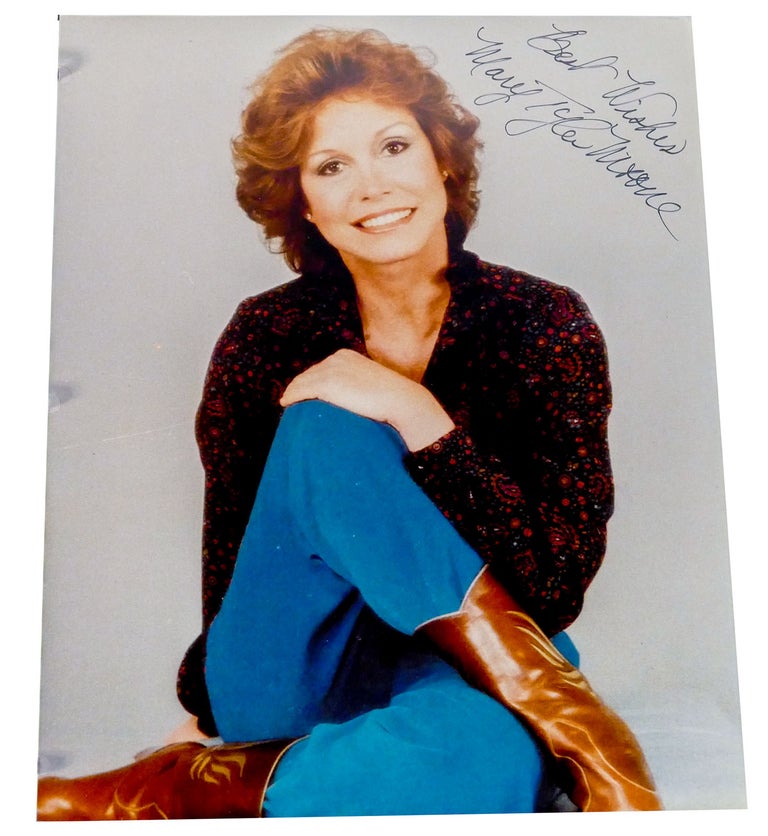 Item #300965 SIGNED MARY TYLER MOORE PHOTO 8'' X 10'' autograph - photograph. Mary Tyler Moore.