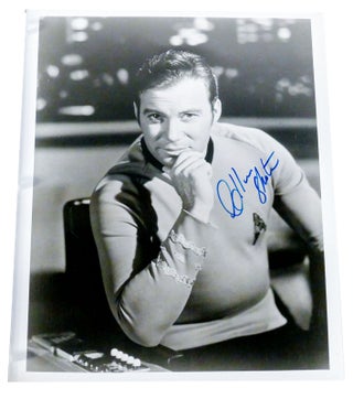 SIGNED WILLIAM SHATNER PHOTO 8'' X 10'' autograph - photograph. William Shatner.