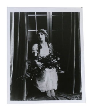 Item #301063 MARY PICKFORD PHOTO 8'' X 10'' Inch Photograph. Mary Pickford