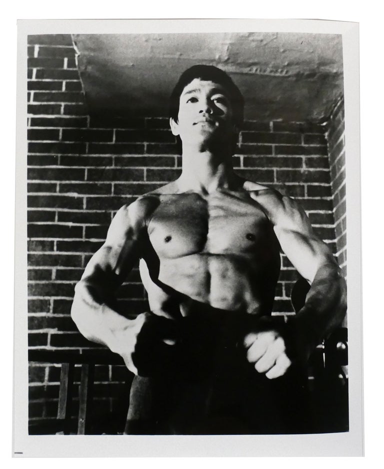 Item #301118 BRUCE LEE PHOTO 8'' X 10'' Inch Photograph. Bruce Lee.
