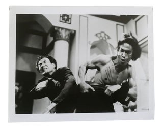 Item #301122 BRUCE LEE PHOTO 8'' X 10'' Inch Photograph. Bruce Lee