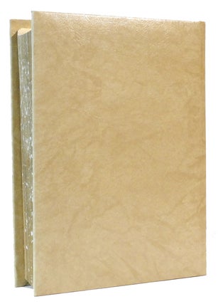 HOLY BIBLE HEIRLOOM EDITION; Authorized or KIng James Version: Old and New Testaments Translated Out of the Original Tongues and With All Former Translations Diligently Compared and Revised