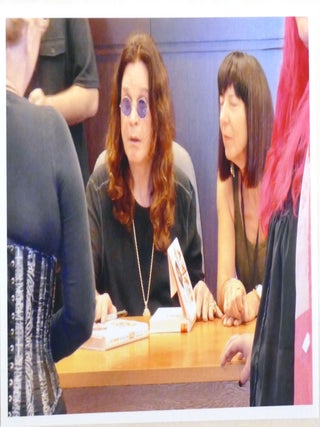 TRUST ME, I'M DR. OZZY; Advice from Rock's Ultimate Survivor Signed