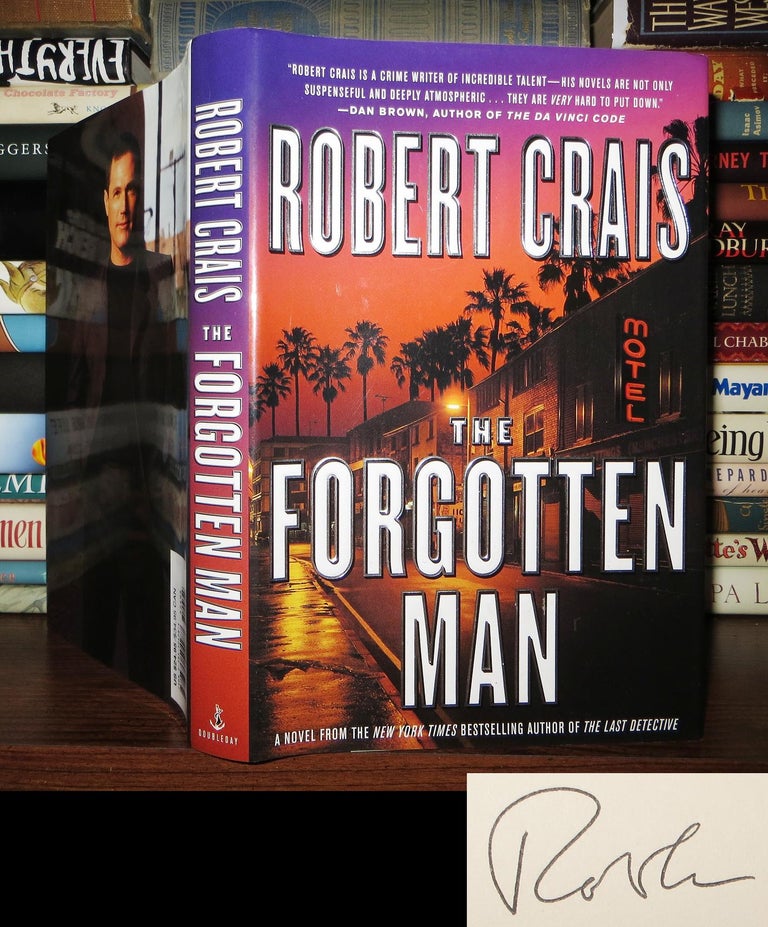 Item #50081 THE FORGOTTEN MAN Signed 1st. Robert Crais.